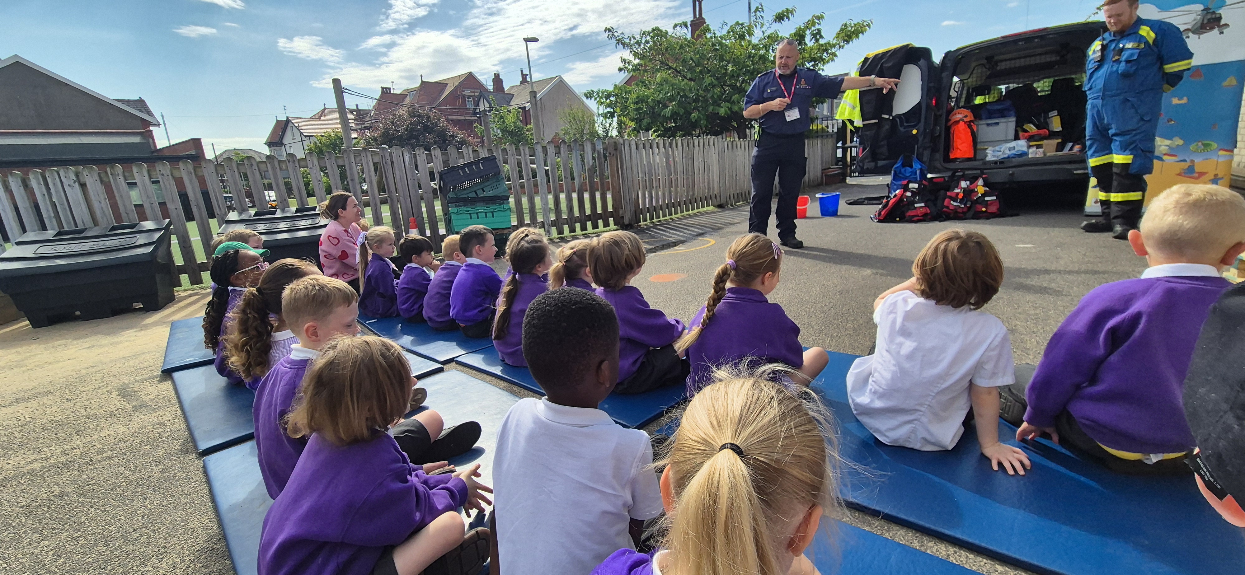 Volunteer Coastguard Rescue Officers Shaun Wright and Jack Cole present to pupils 