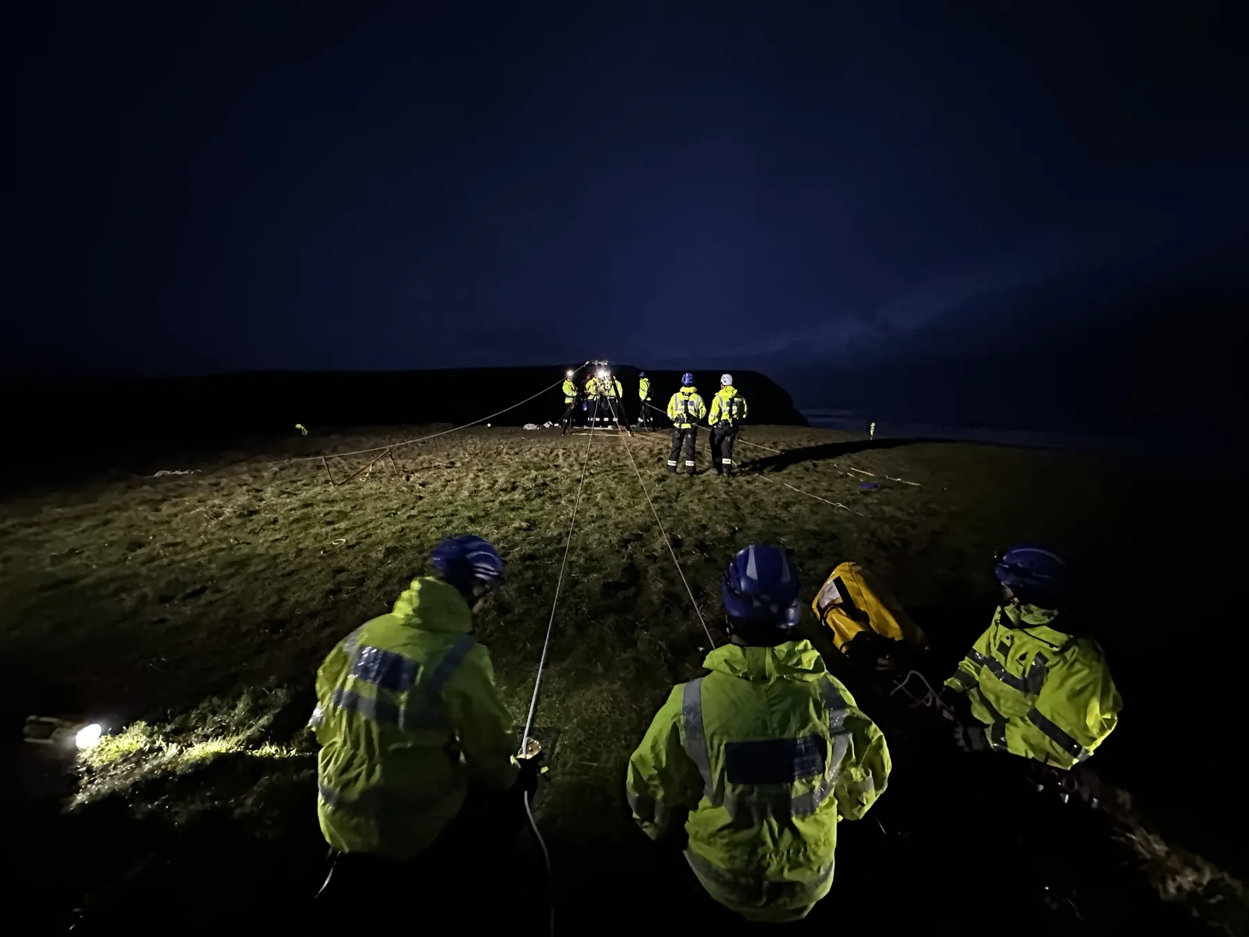 Coastguard preparing for cliff rescue