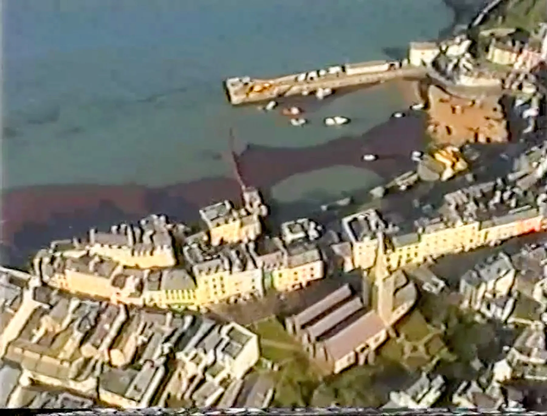 Oil pollution at Milford Haven, Pembrokeshire